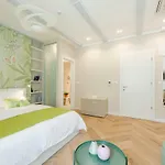 Mak Luxury Split