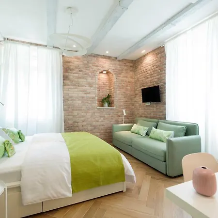 Mak Luxury Split