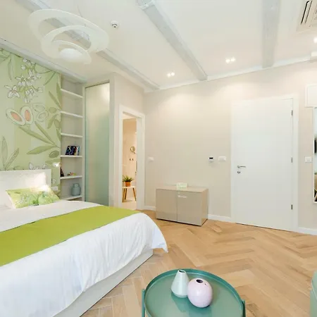 Mak Luxury Split