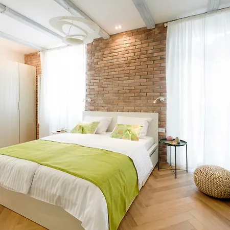 Mak Luxury Split